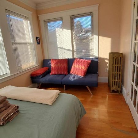 Near Train Station Gorgeous 3-Bedroom Apartment With Patios بوسطن المظهر الخارجي الصورة