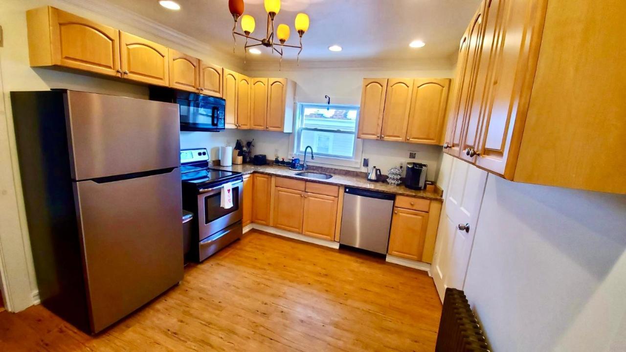 Near Train Station Gorgeous 3-Bedroom Apartment With Patios بوسطن المظهر الخارجي الصورة