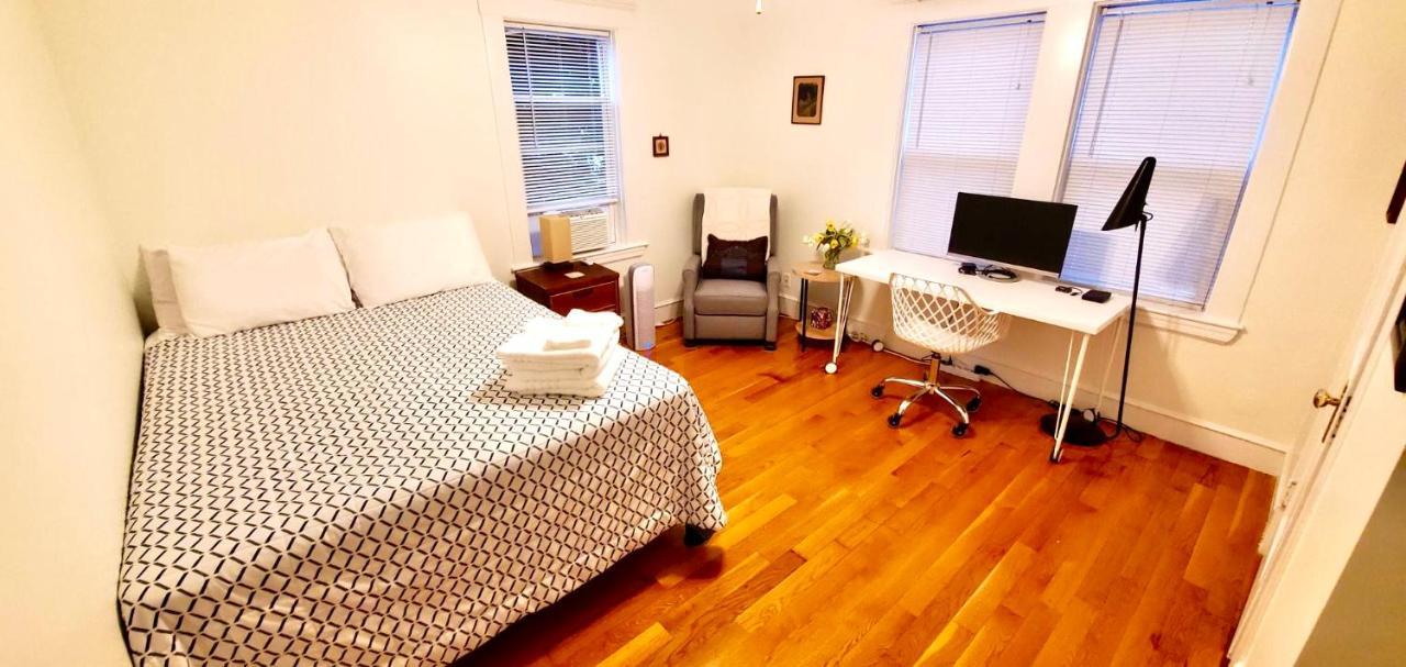 Near Train Station Gorgeous 3-Bedroom Apartment With Patios بوسطن المظهر الخارجي الصورة